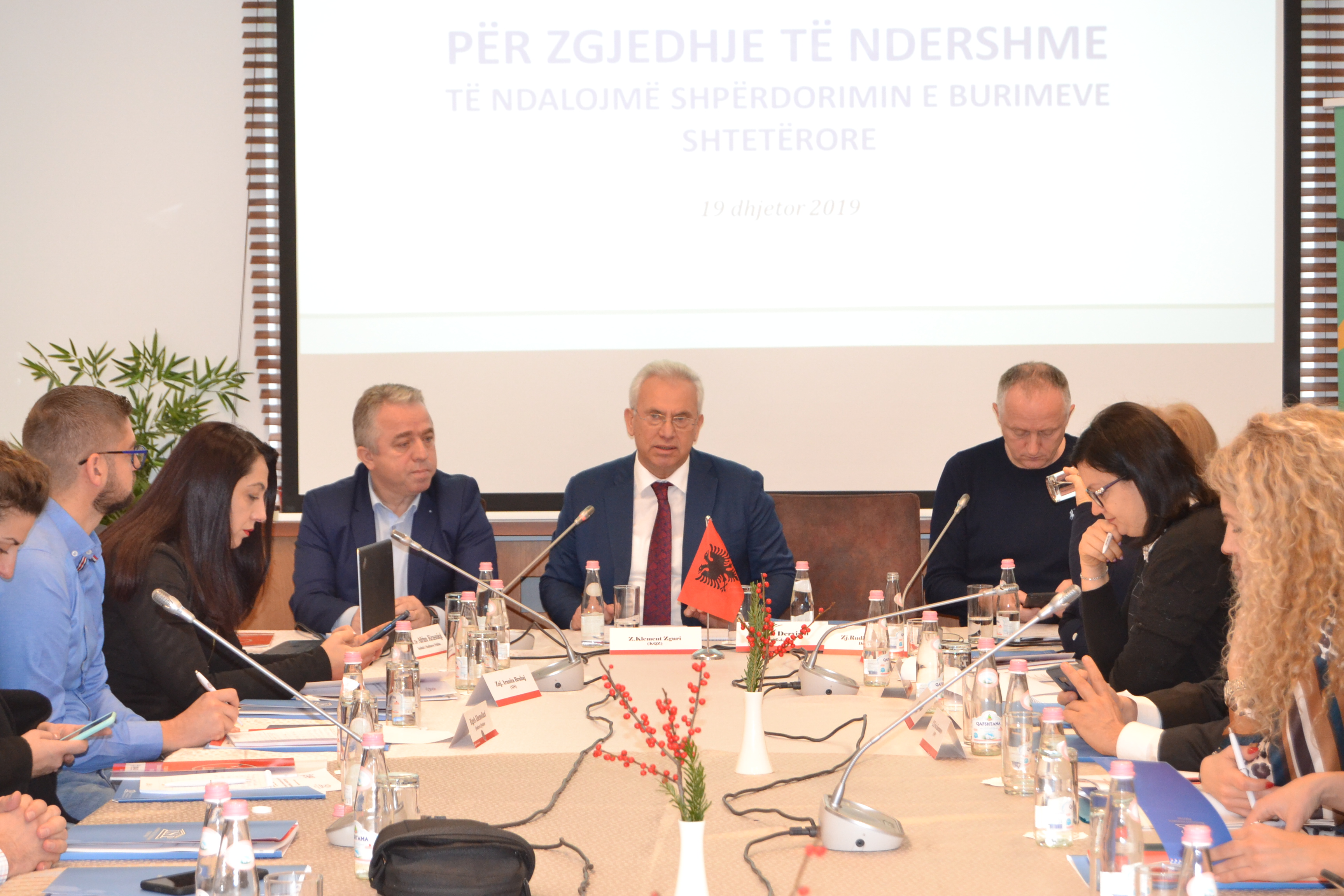 Kryetari i KQZ-së, z. Klement Zguri merr pjesë në konferencën “Për zgjedhje ndershme: Të ndalojmë shpërdorimin e burimeve shtetërore”.